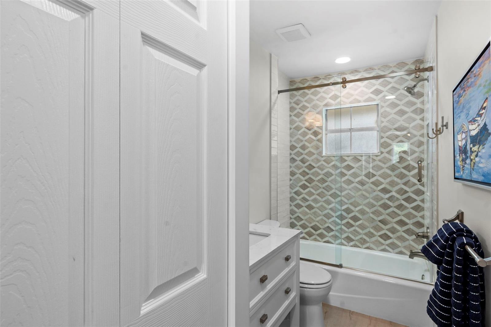 ELBERON PLACE A CONDO PH 01 - Residential