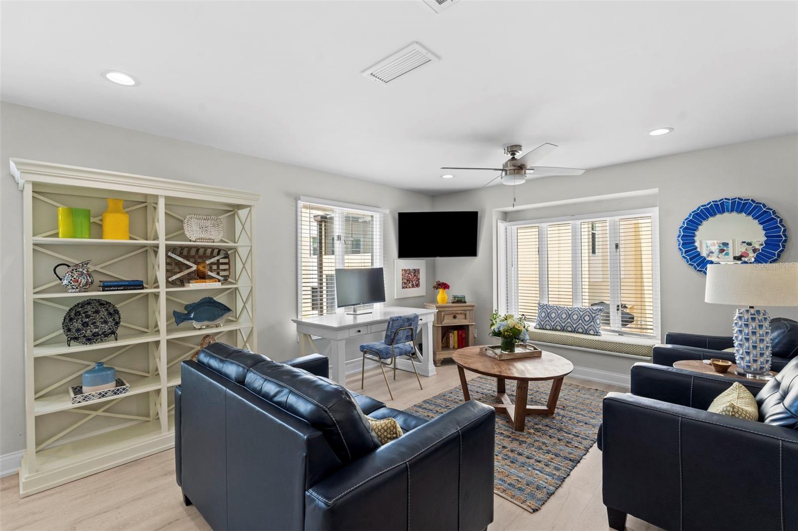 ELBERON PLACE A CONDO PH 01 - Residential