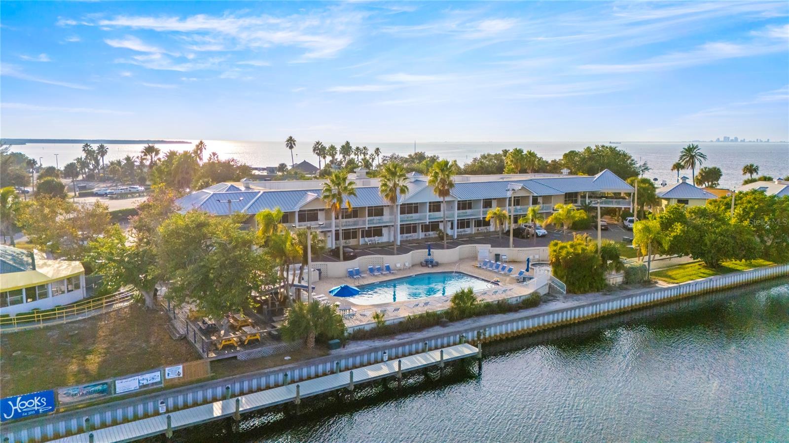 ISLAND RESORT AT MARINERS CLUB - Residential