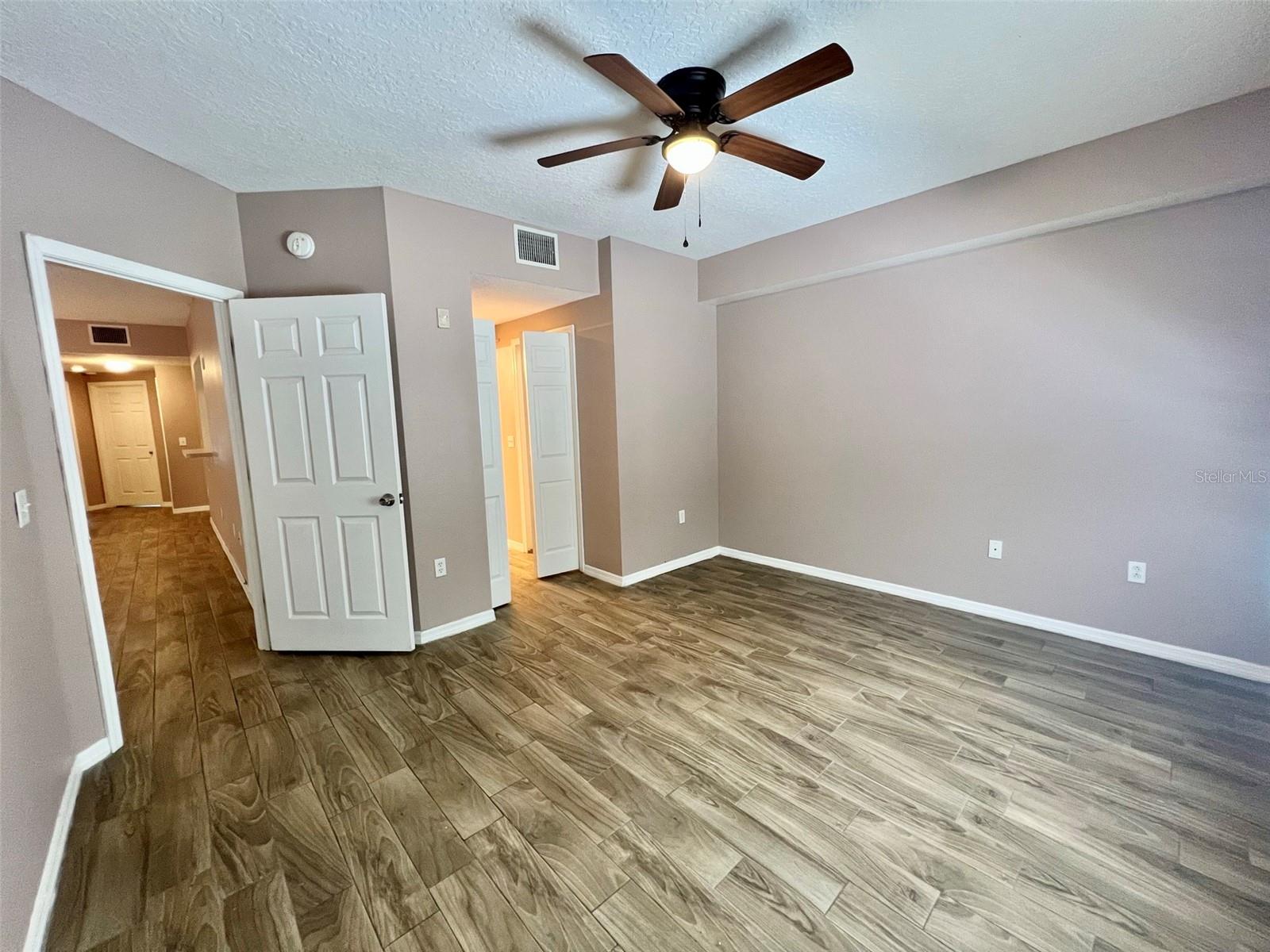 VILLAGES OF BLOOMINGDALE CONDO - Residential Lease