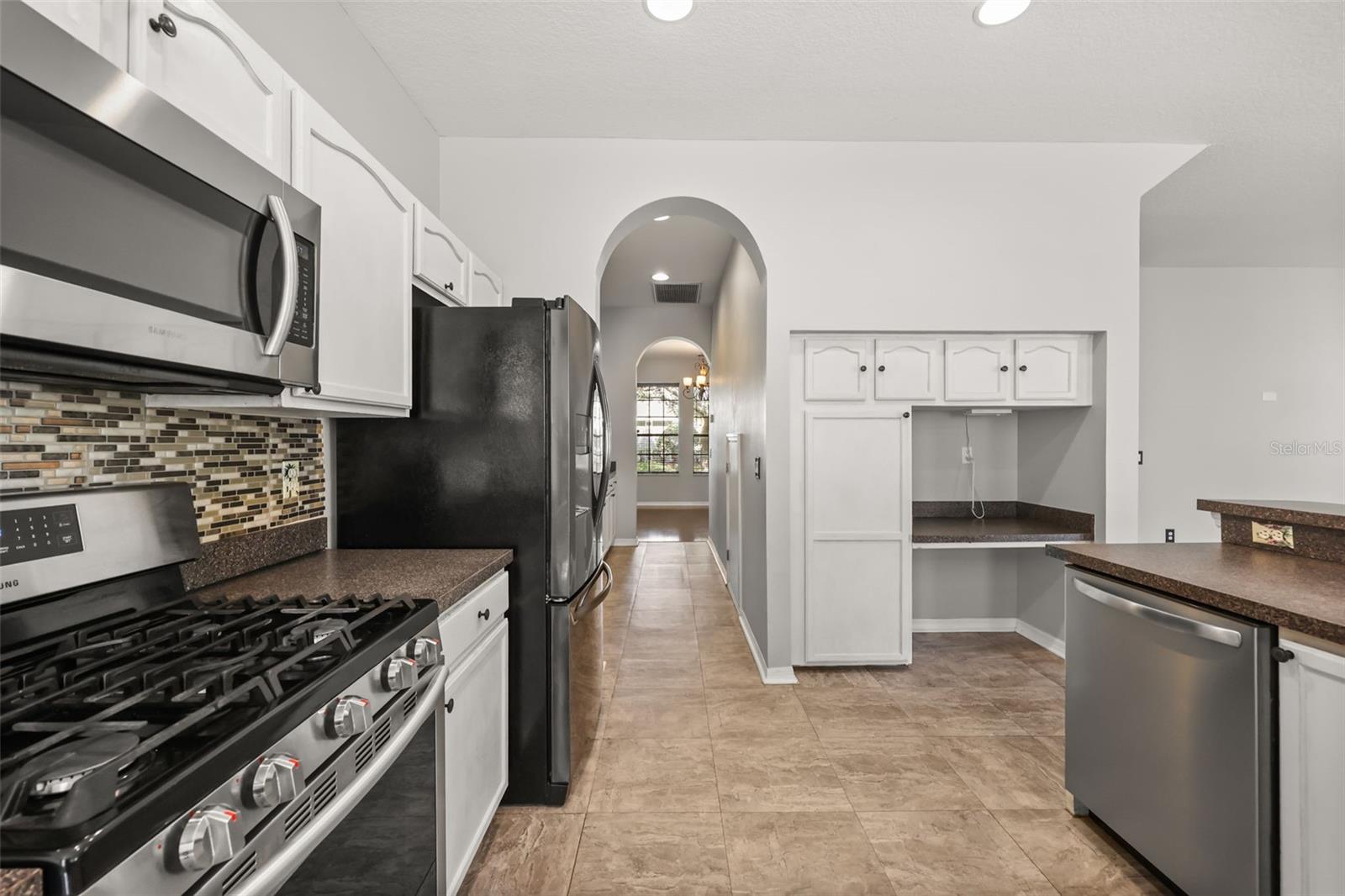SIGNATURE LKS-PCL 01A - Residential Lease