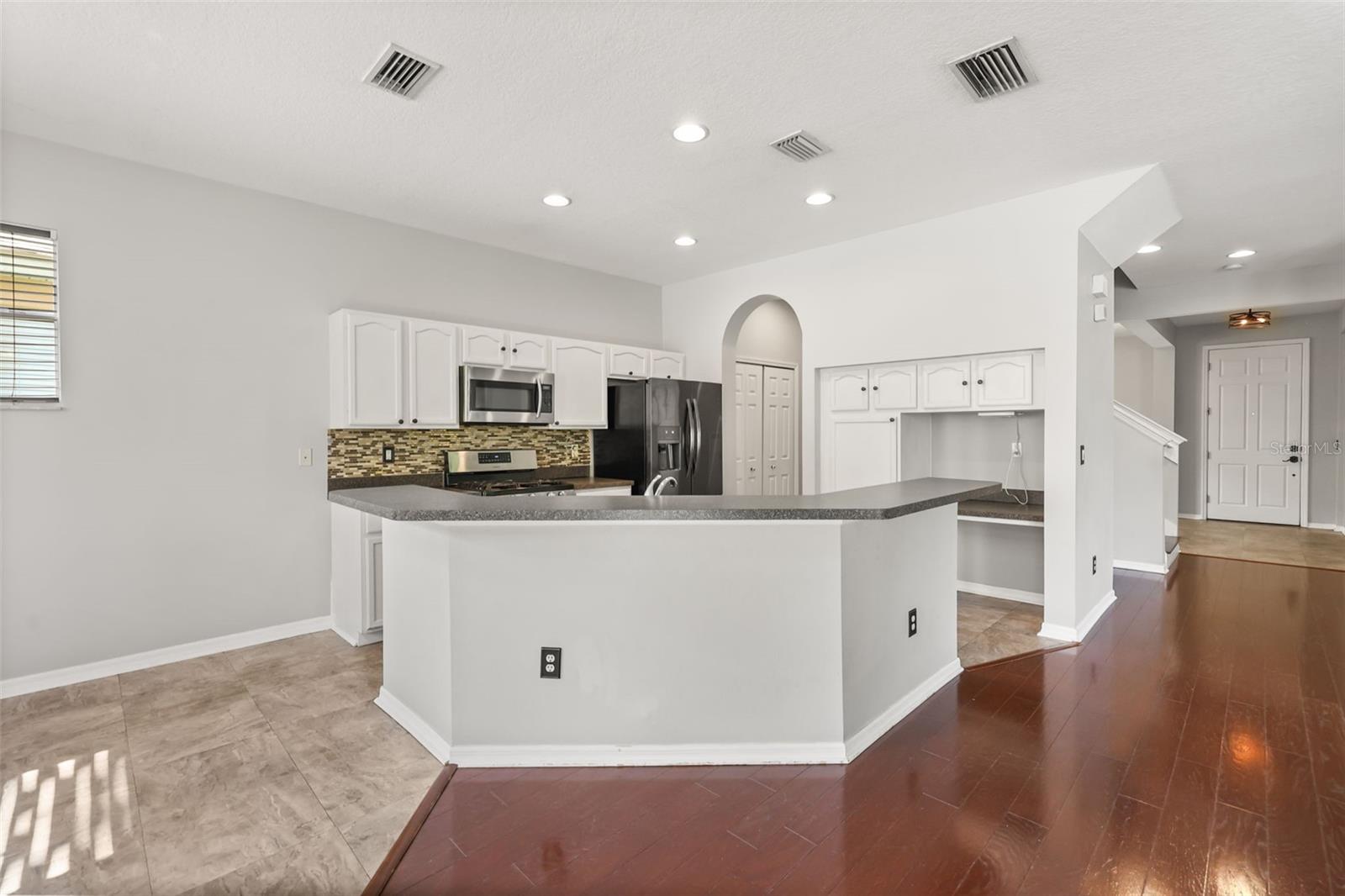 SIGNATURE LKS-PCL 01A - Residential Lease