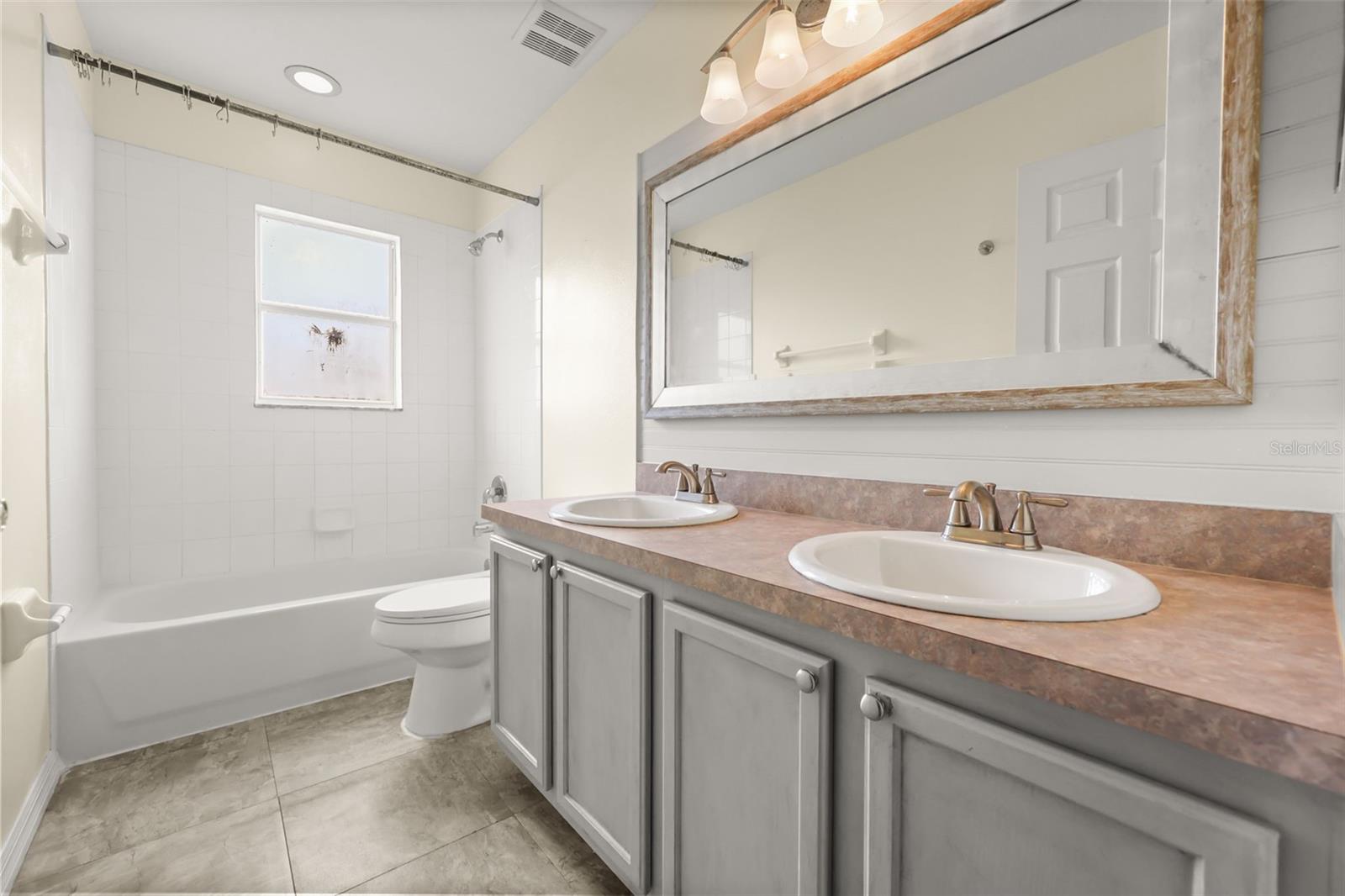 SIGNATURE LKS-PCL 01A - Residential Lease