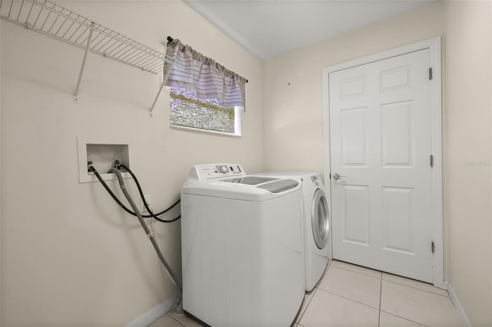 SIGNATURE LKS-PCL 01A - Residential Lease