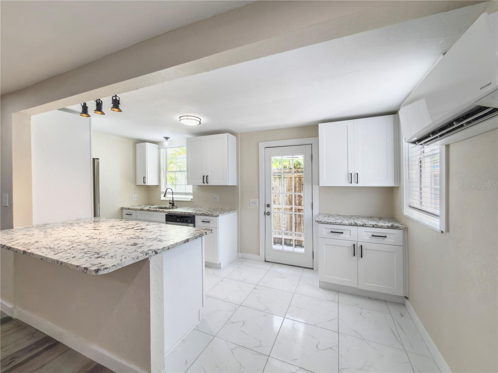 DON CE-SAR PLACE - Residential