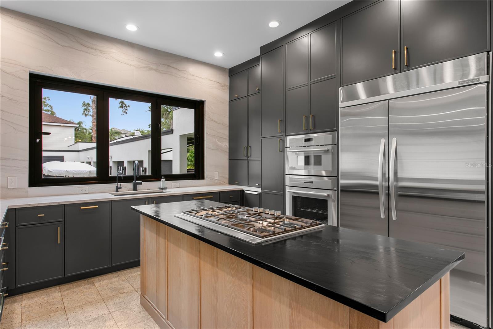 SHELL POINT - Residential