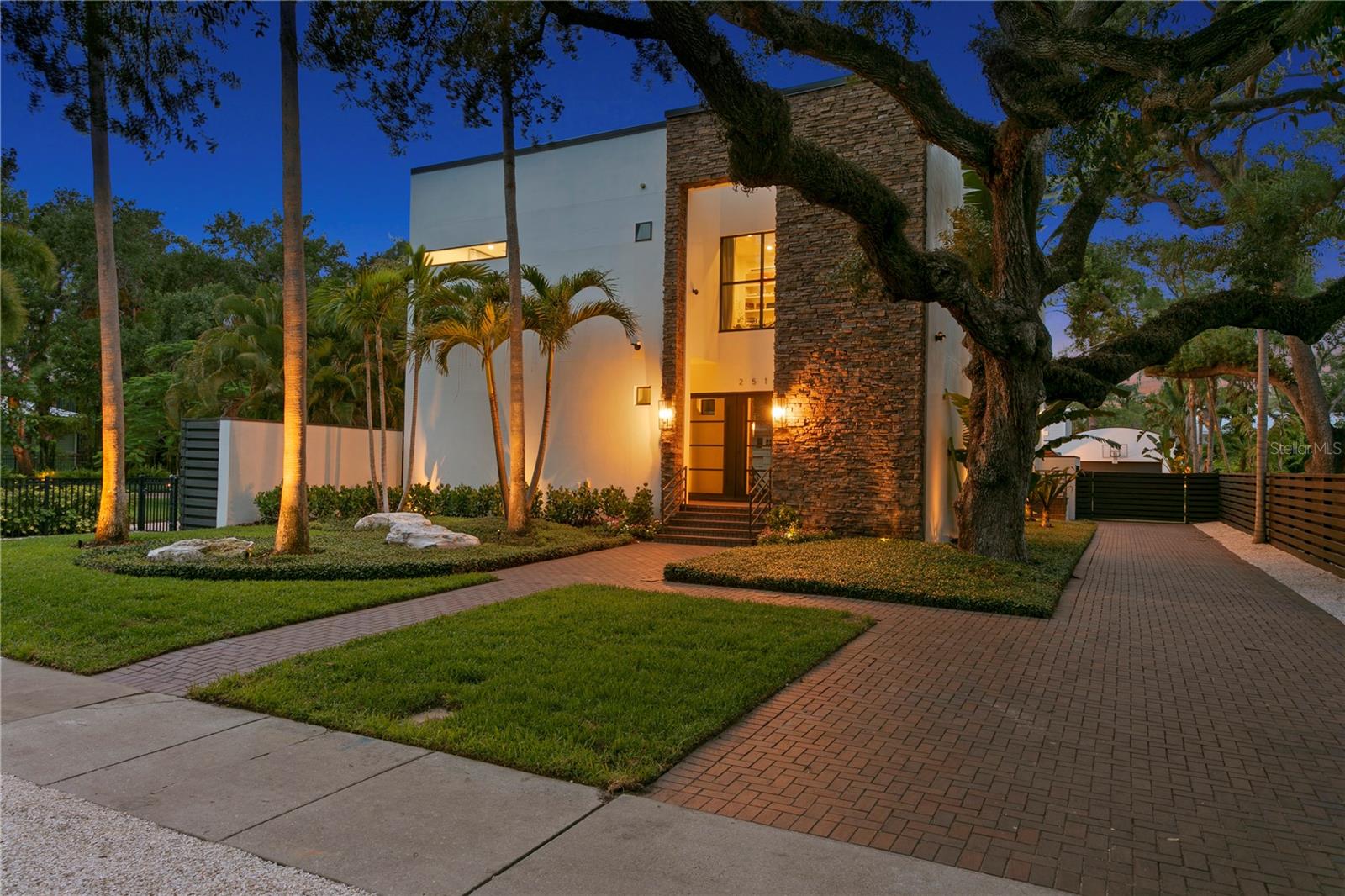 SHELL POINT - Residential