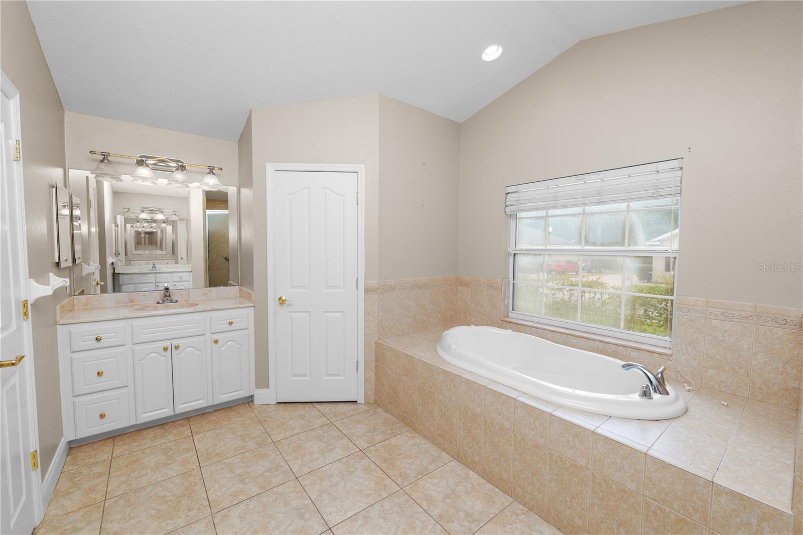 HAWKS RDG - Residential