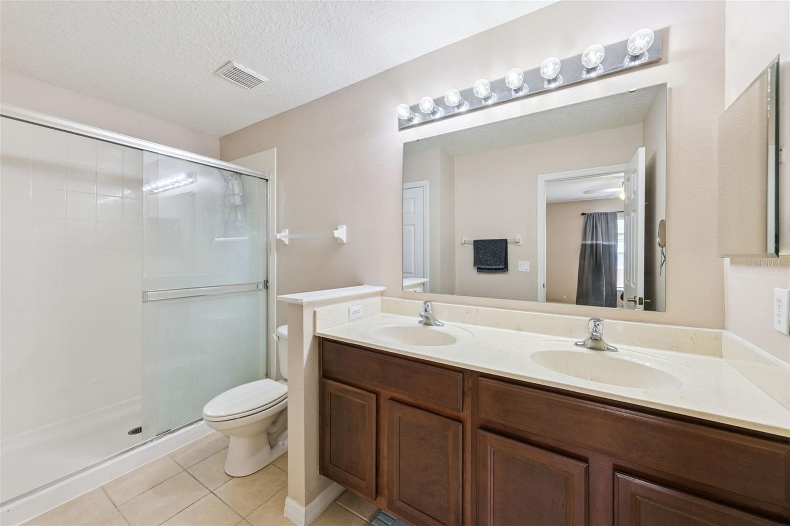 HAWTHORNE GLEN TWNHMS - Residential