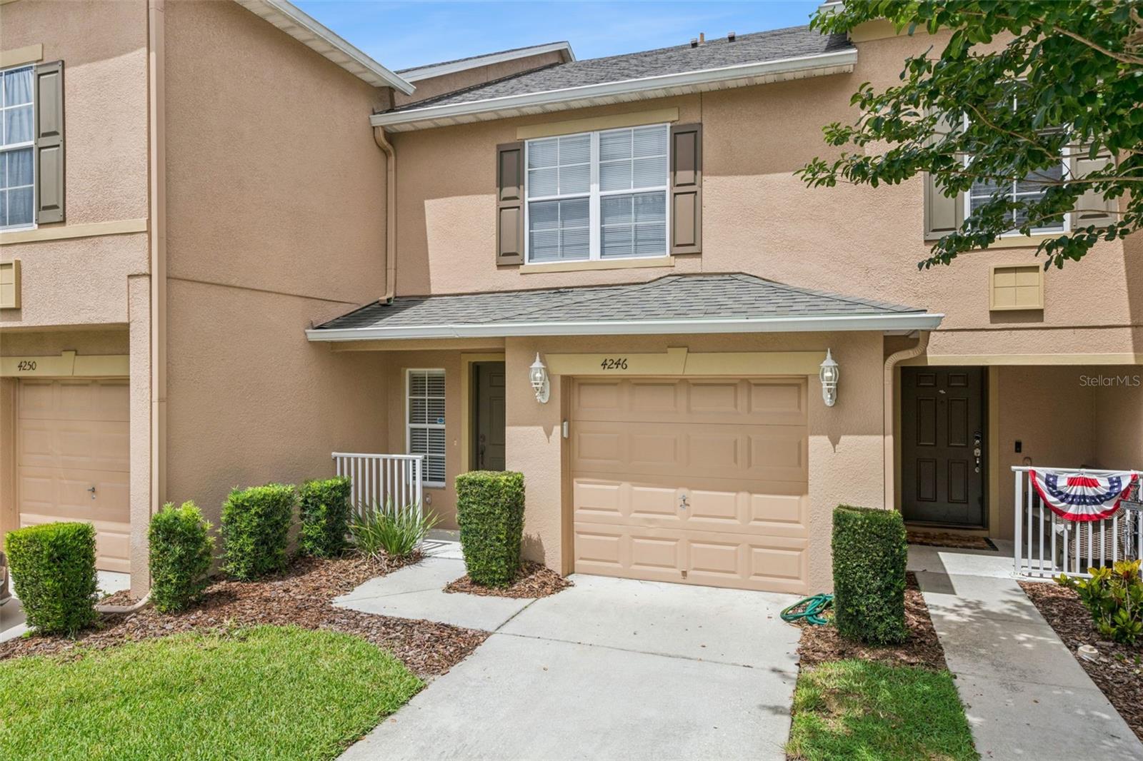 HAWTHORNE GLEN TWNHMS - Residential