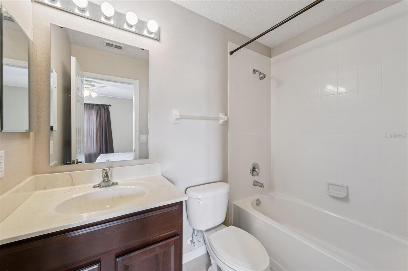 HAWTHORNE GLEN TWNHMS - Residential