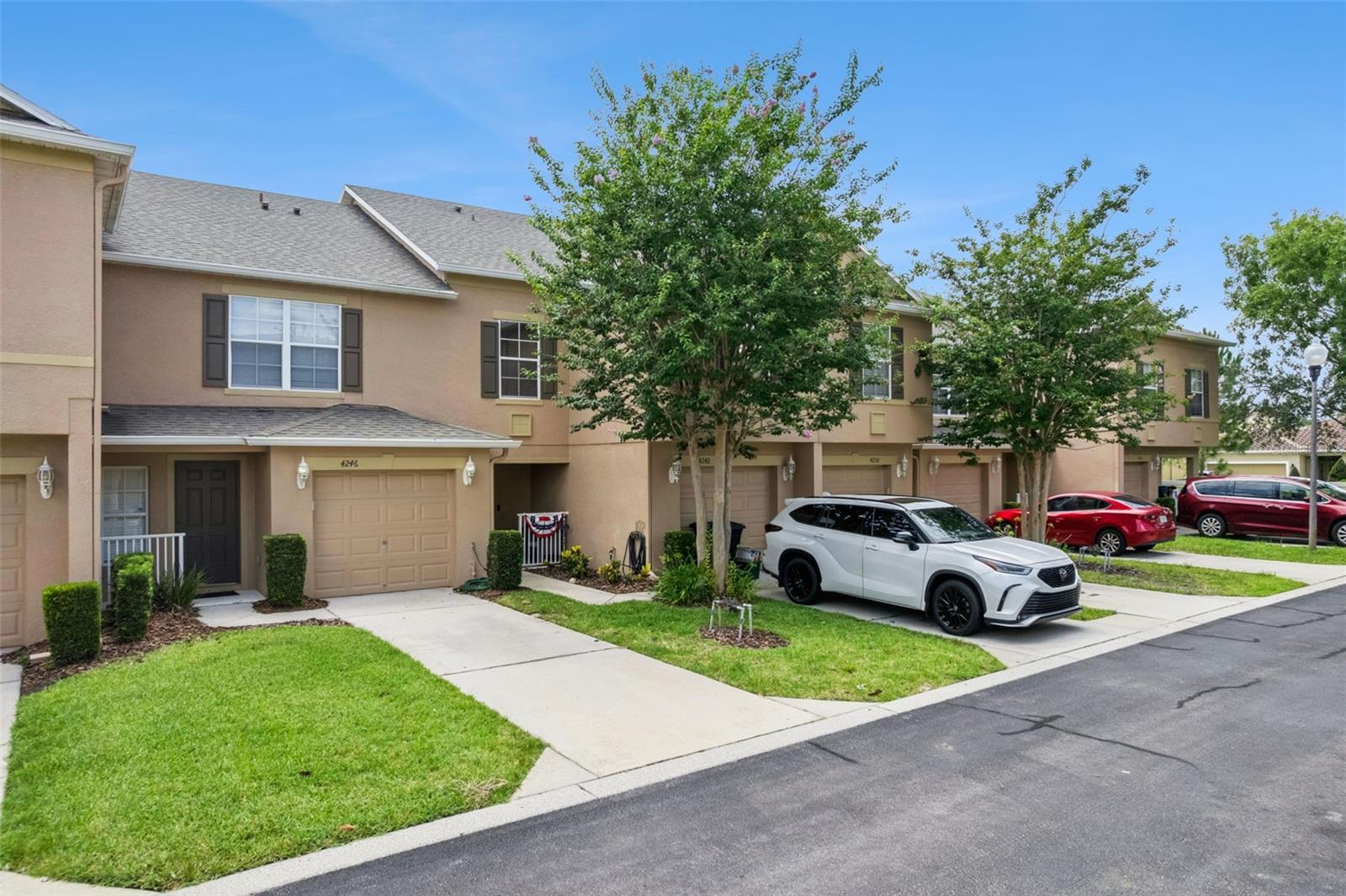 HAWTHORNE GLEN TWNHMS - Residential