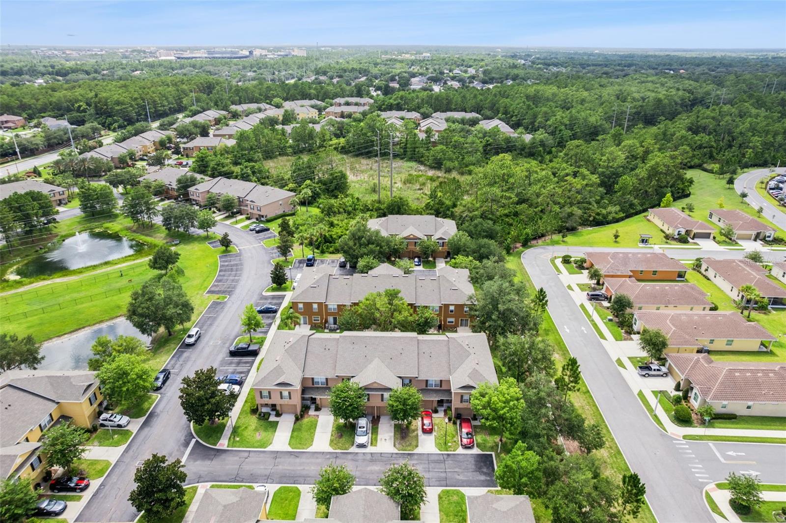 HAWTHORNE GLEN TWNHMS - Residential