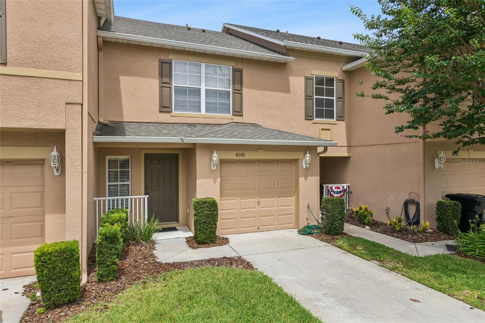 HAWTHORNE GLEN TWNHMS - Residential
