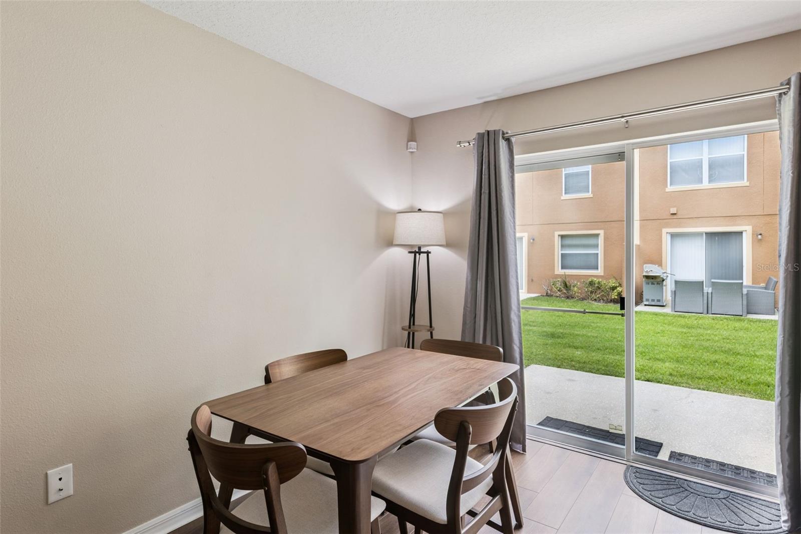 HAWTHORNE GLEN TWNHMS - Residential