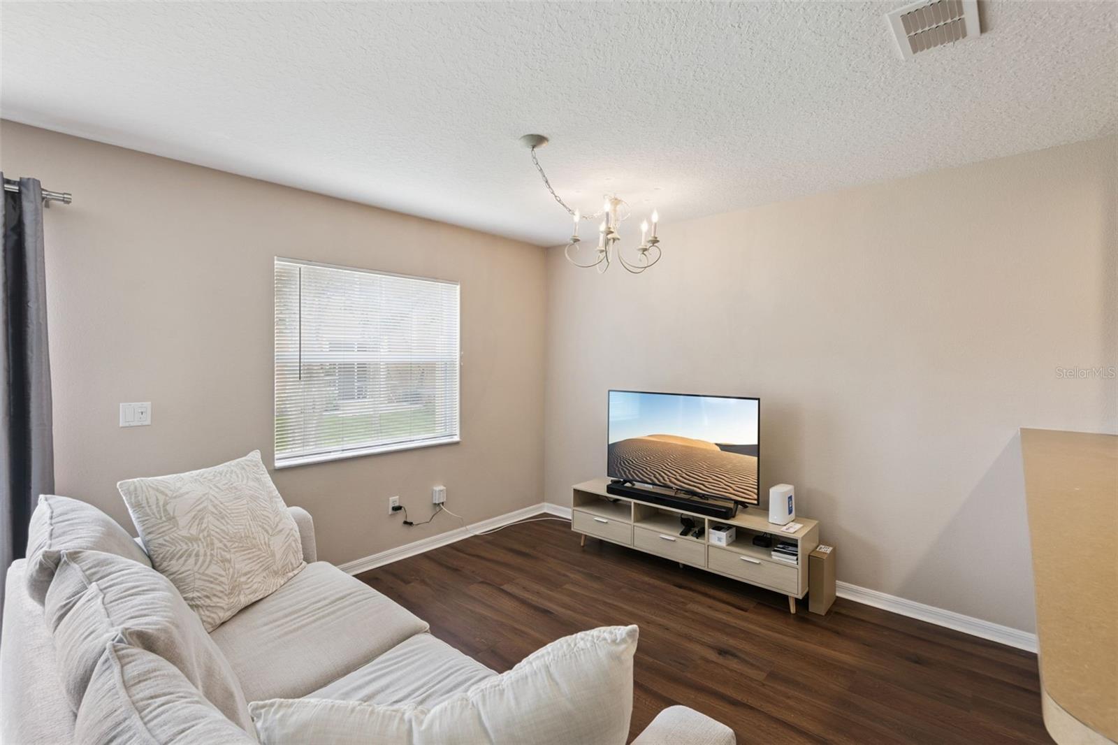 HAWTHORNE GLEN TWNHMS - Residential