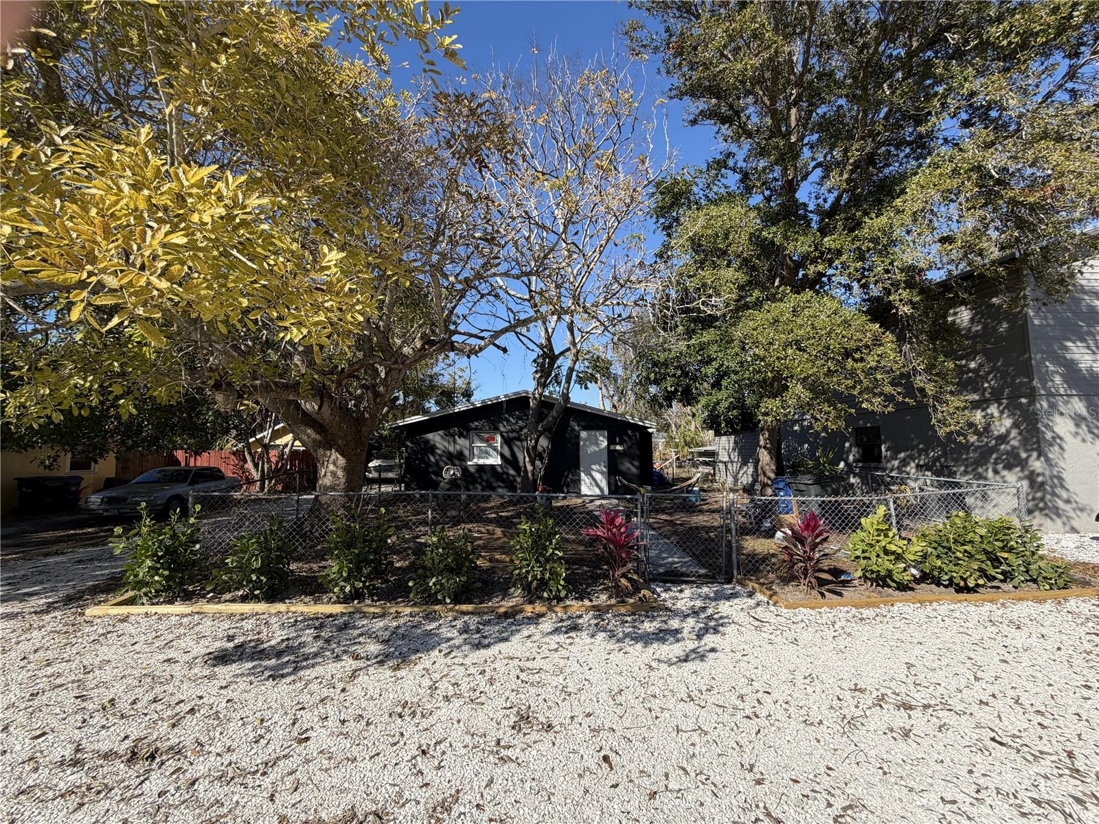 TAMIAMI TERRACE - Residential Income