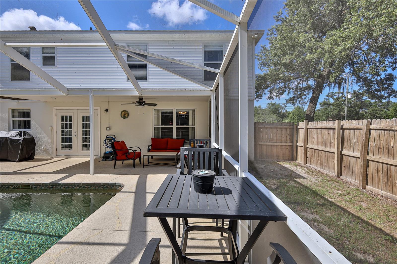SPRING HILL - Residential