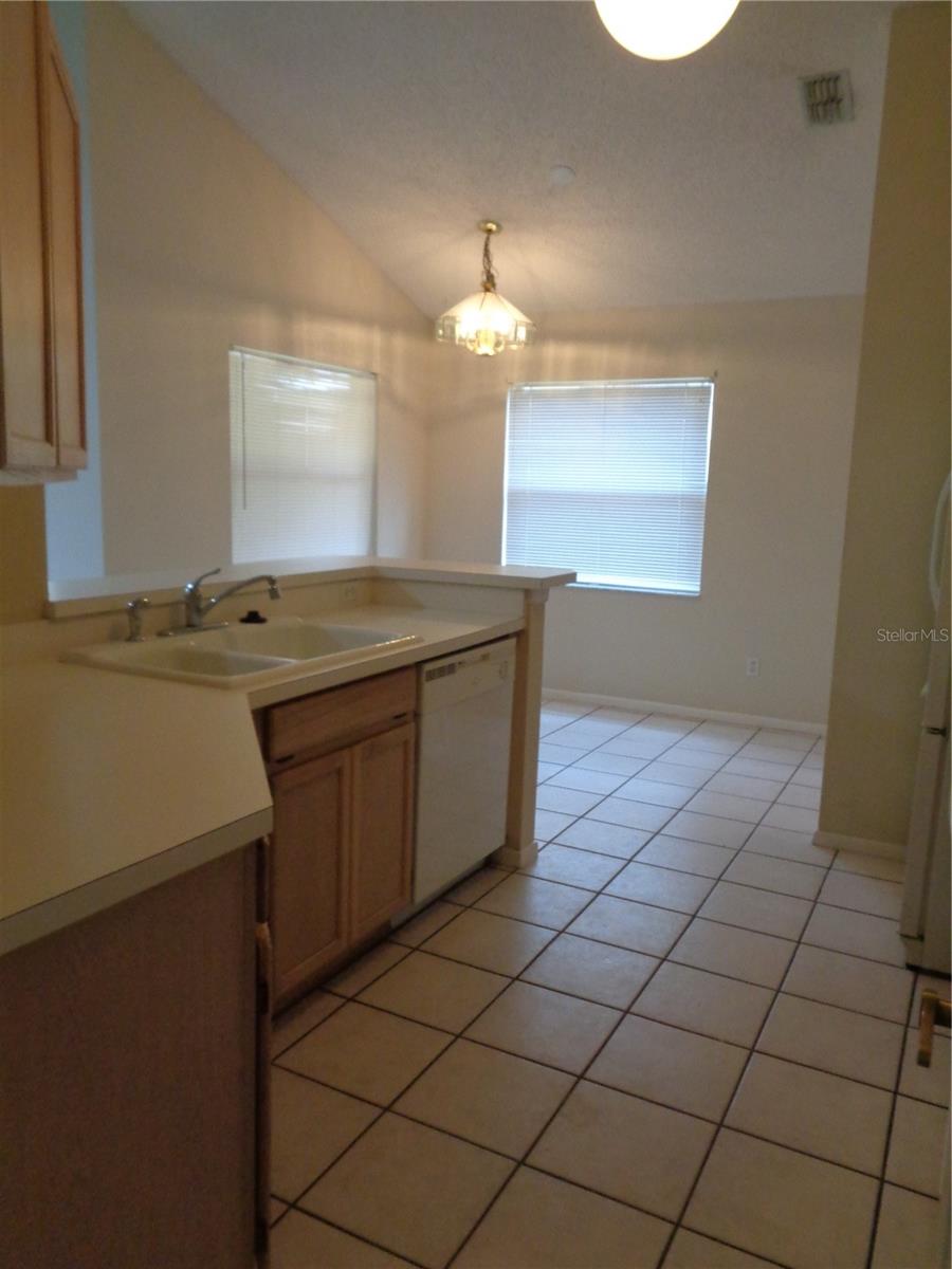 RIVER PARK PH 01 - Residential Lease
