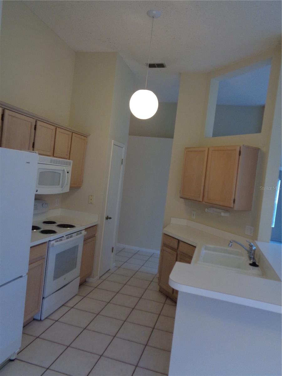RIVER PARK PH 01 - Residential Lease