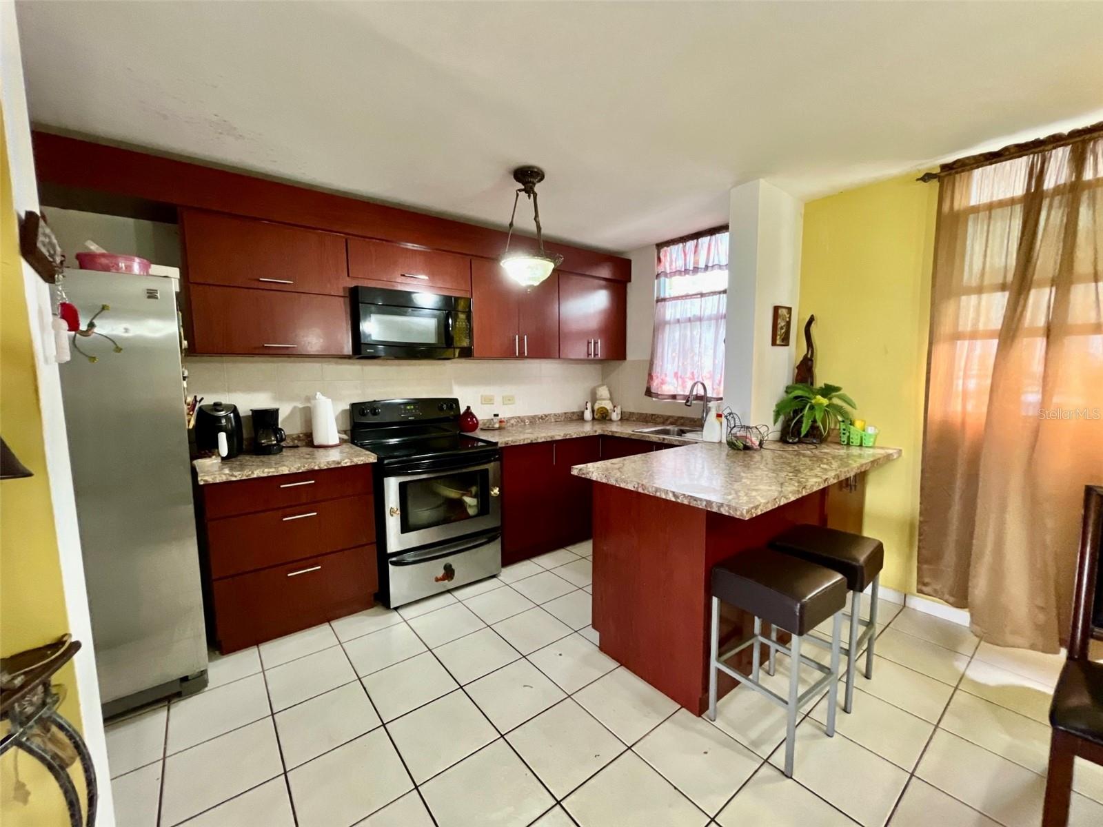 PASEO LA LOMA - Residential