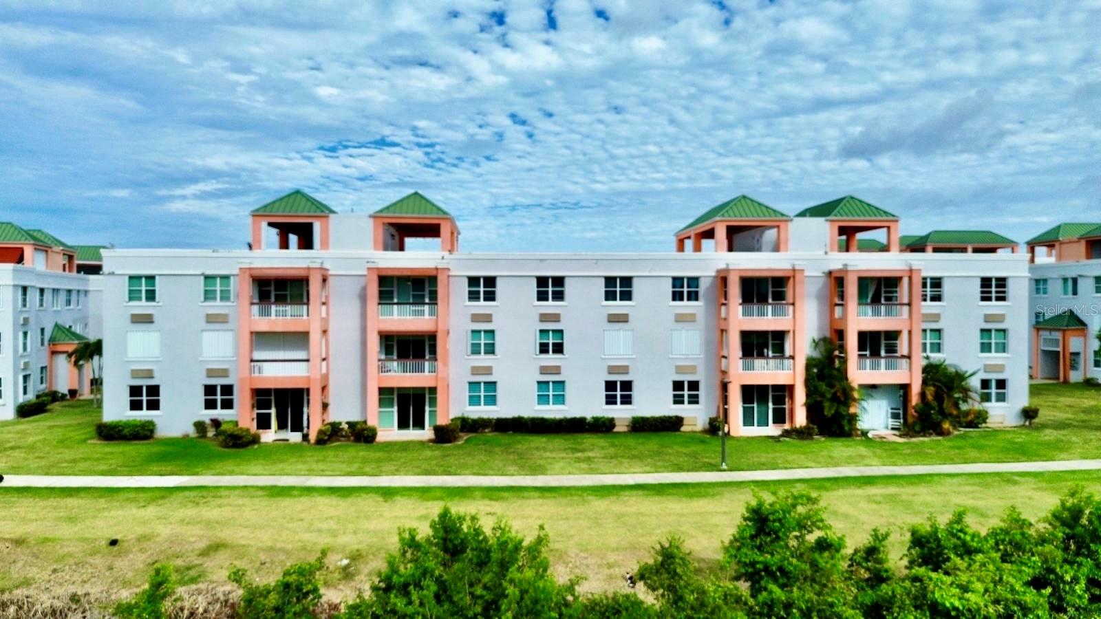 PASEO LA LOMA - Residential
