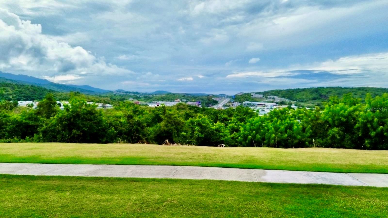 PASEO LA LOMA - Residential