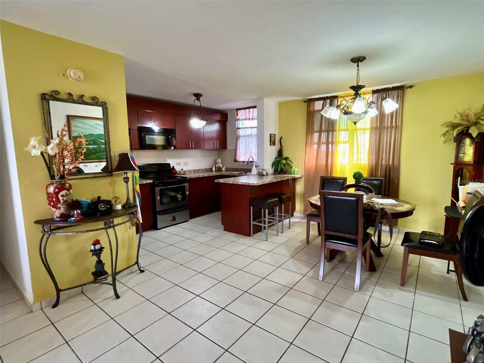 PASEO LA LOMA - Residential