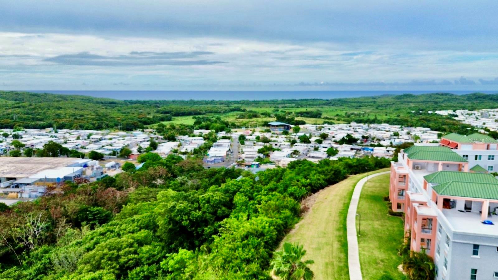 PASEO LA LOMA - Residential