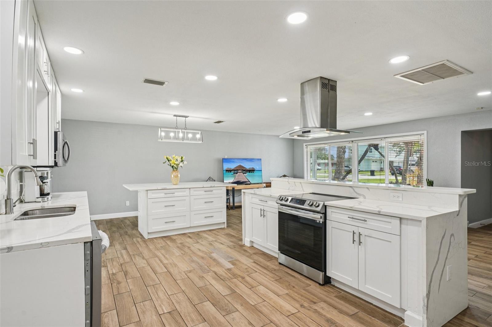 SHORE ACRES BAYOU GRANDE SEC - Residential