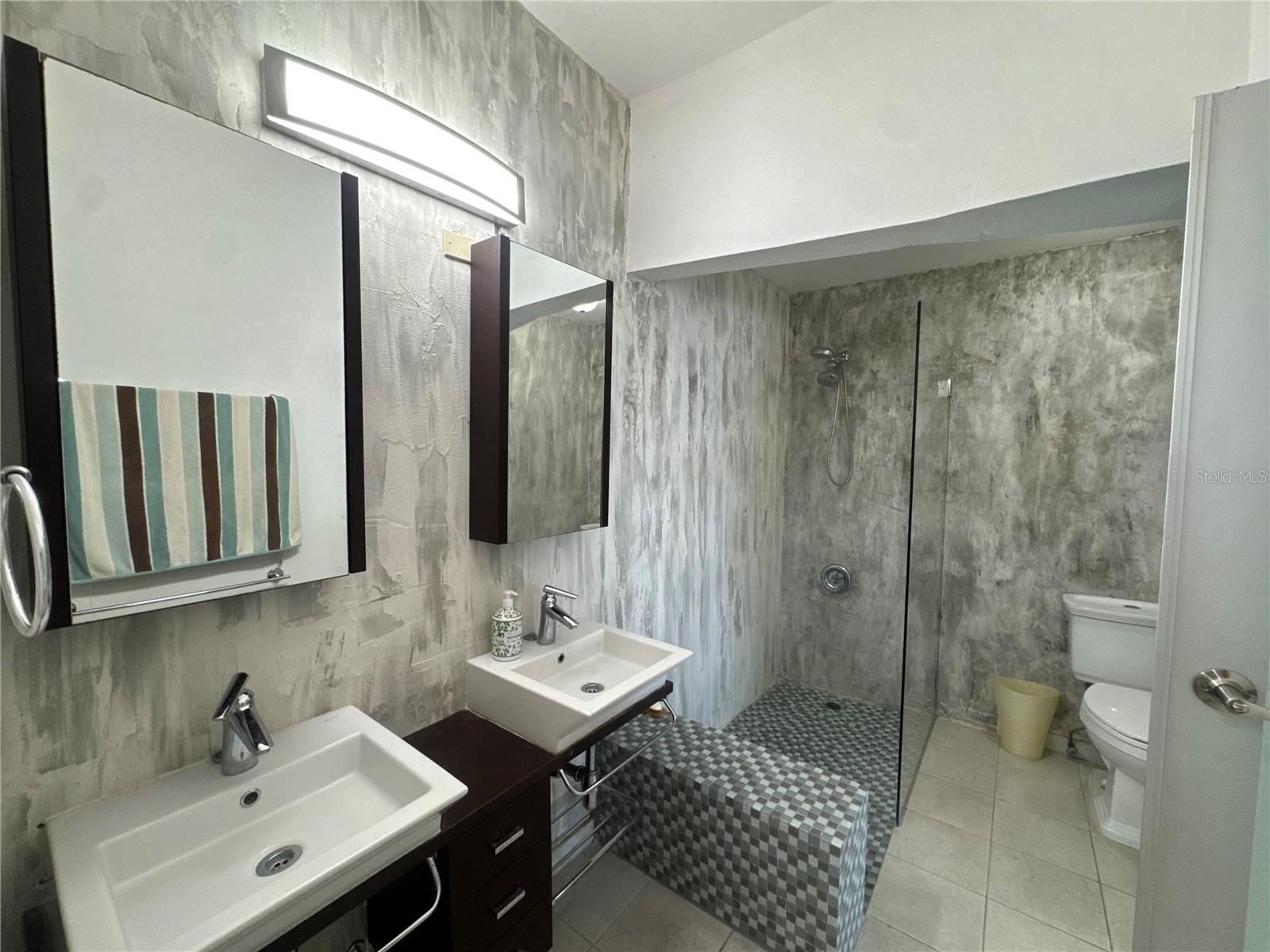 OCEAN TOWER 5757 - Residential