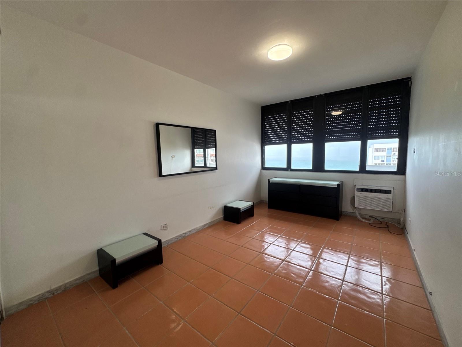OCEAN TOWER 5757 - Residential