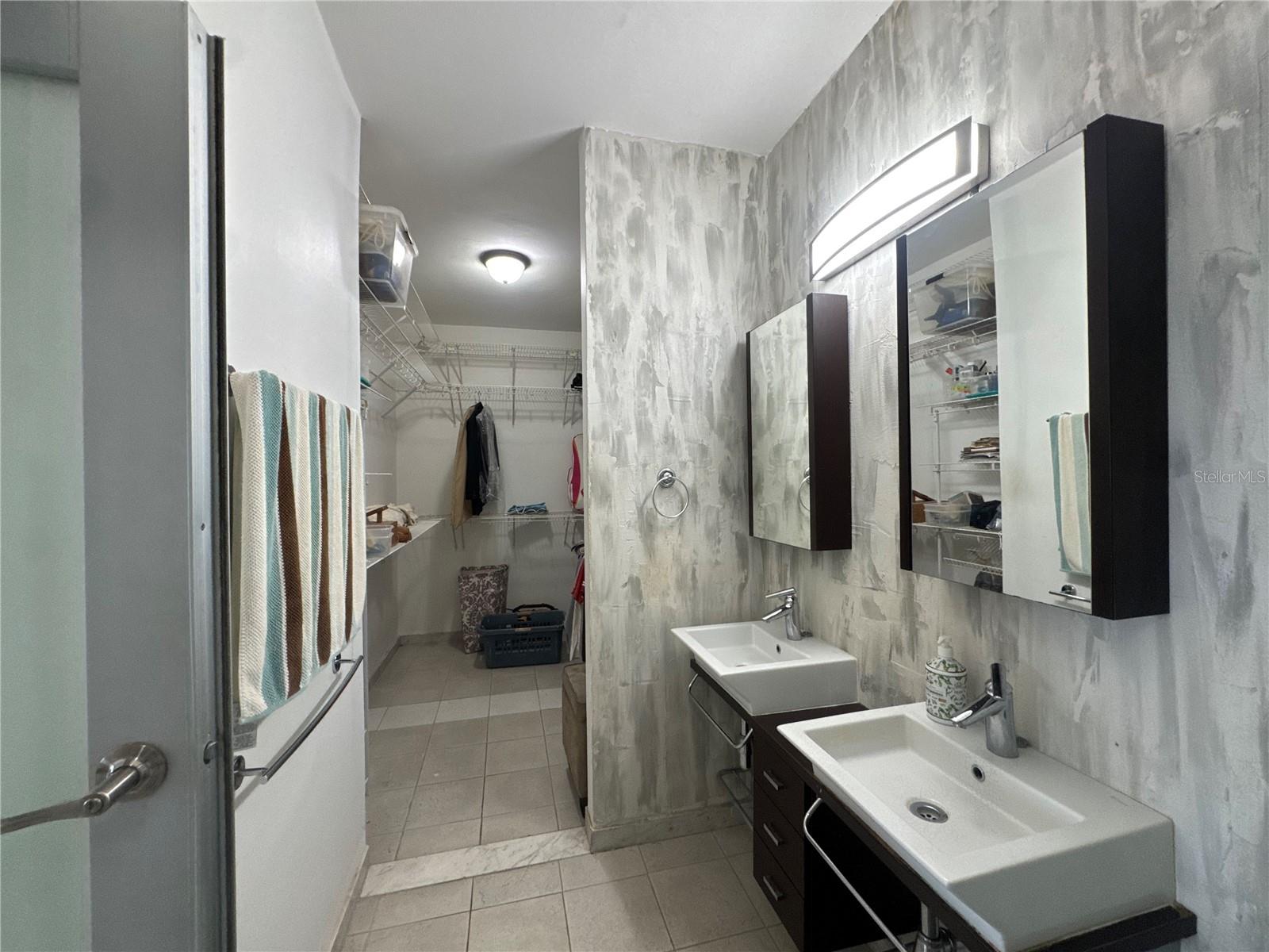 OCEAN TOWER 5757 - Residential
