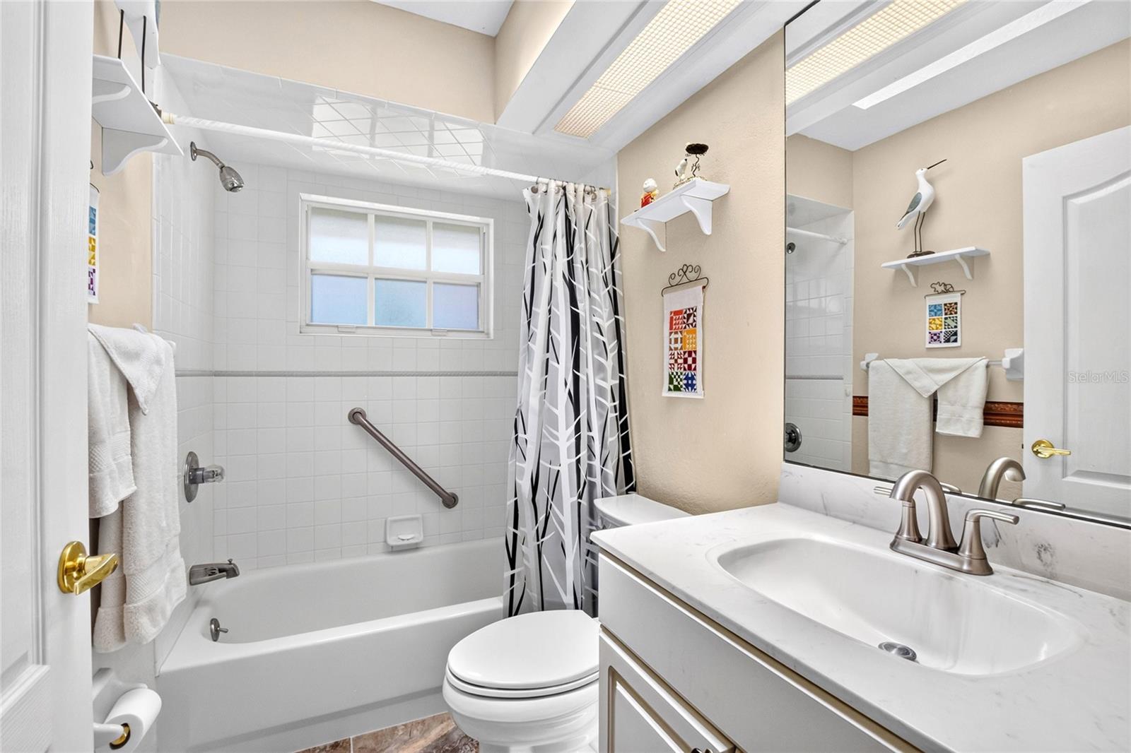 LAKE BESS COUNTRY CLUB - Residential