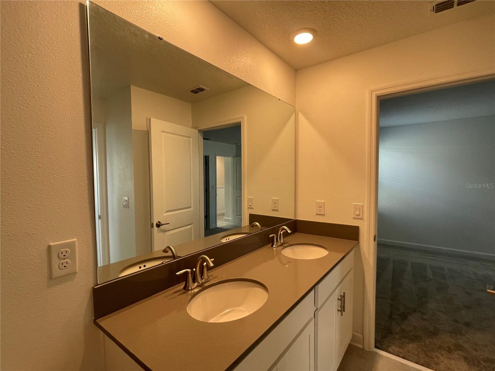 STOREY PARK - Residential Lease