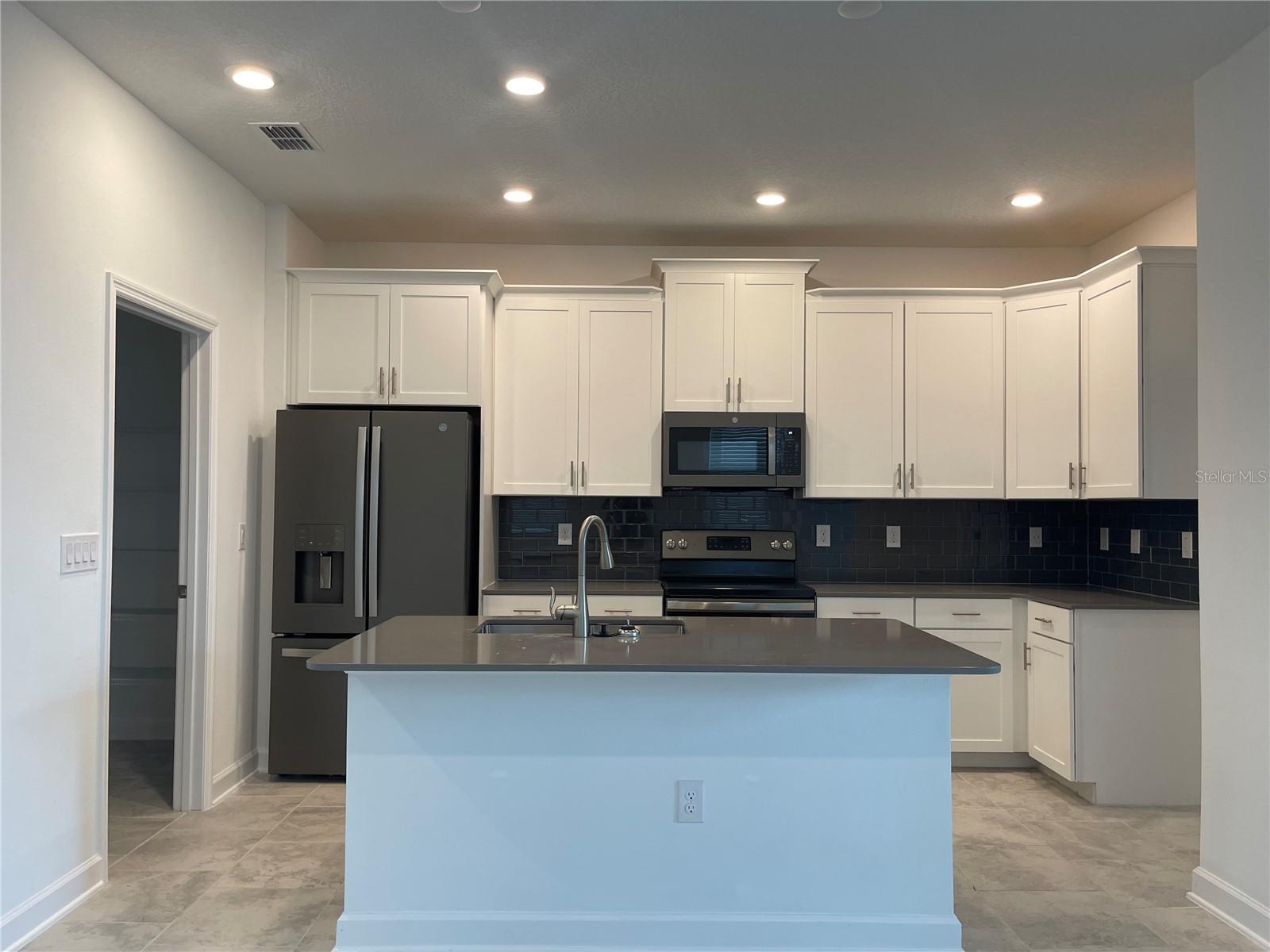 STOREY PARK - Residential Lease