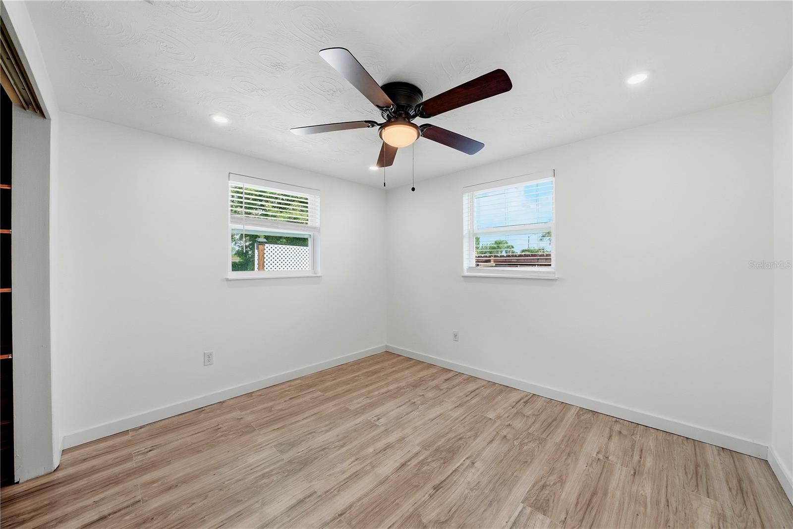 ALOHA GARDENS - Residential