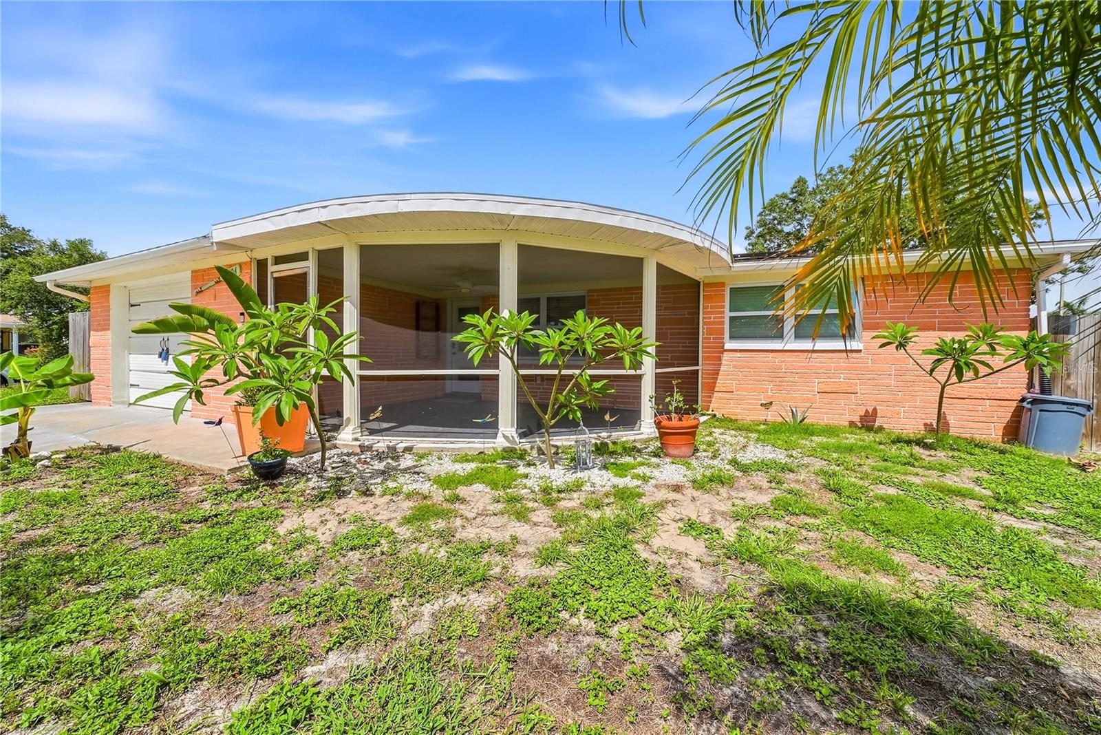 ALOHA GARDENS - Residential