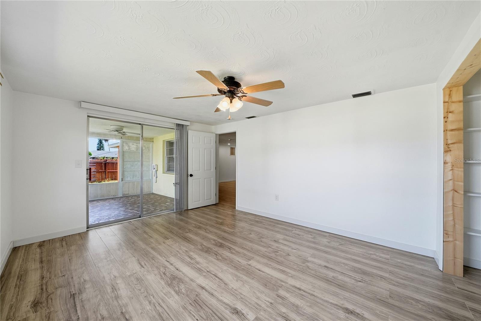 ALOHA GARDENS - Residential