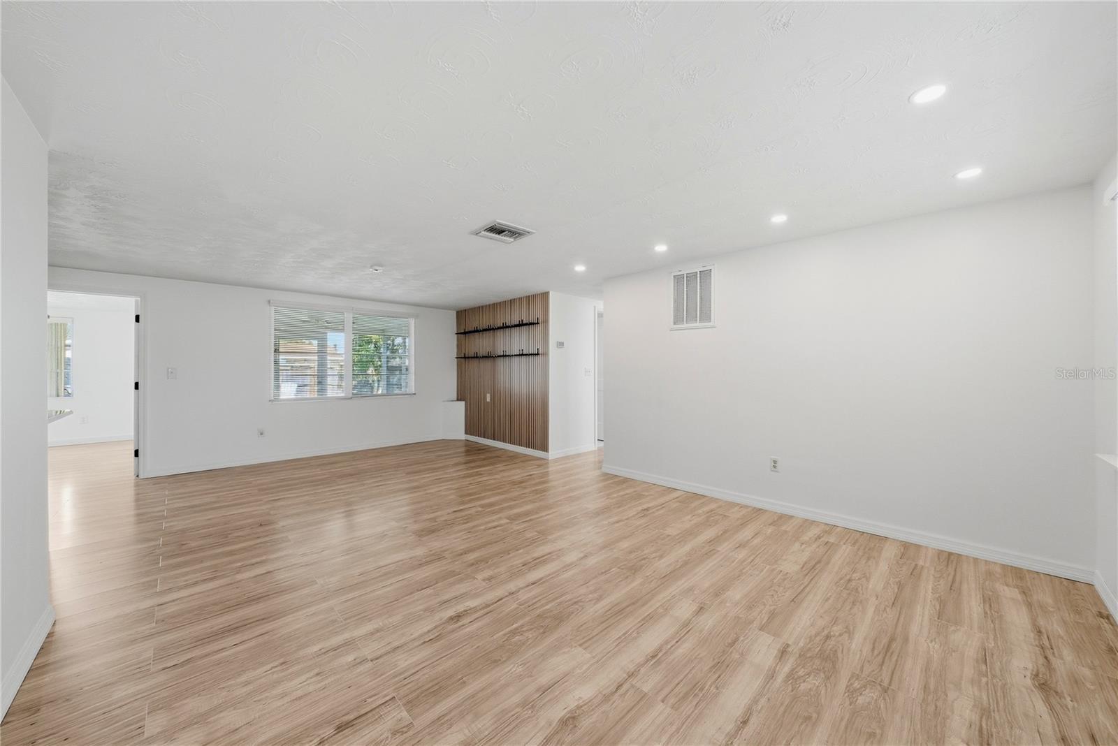 ALOHA GARDENS - Residential
