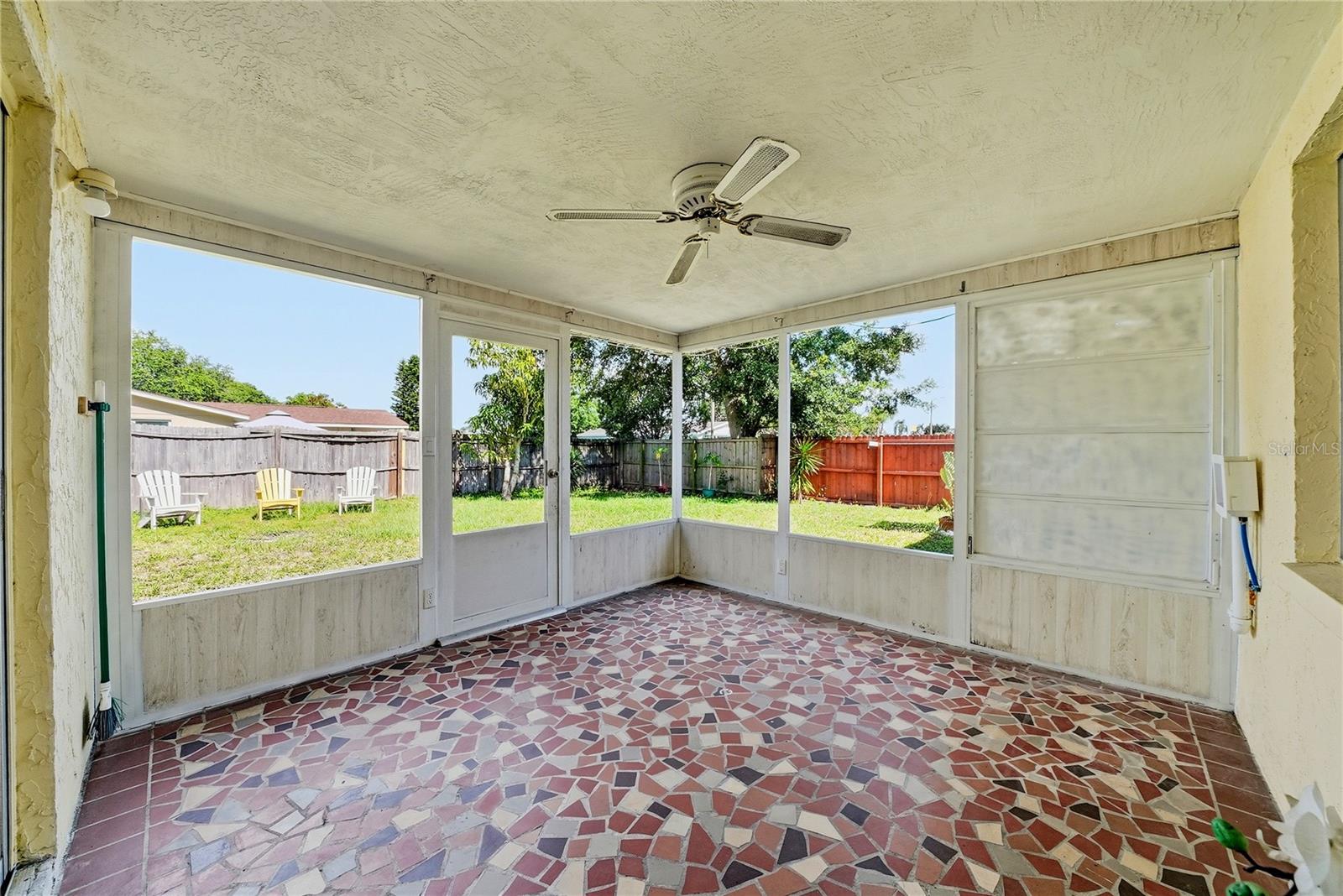 ALOHA GARDENS - Residential
