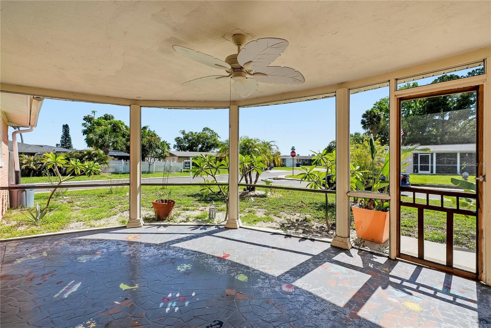 ALOHA GARDENS - Residential