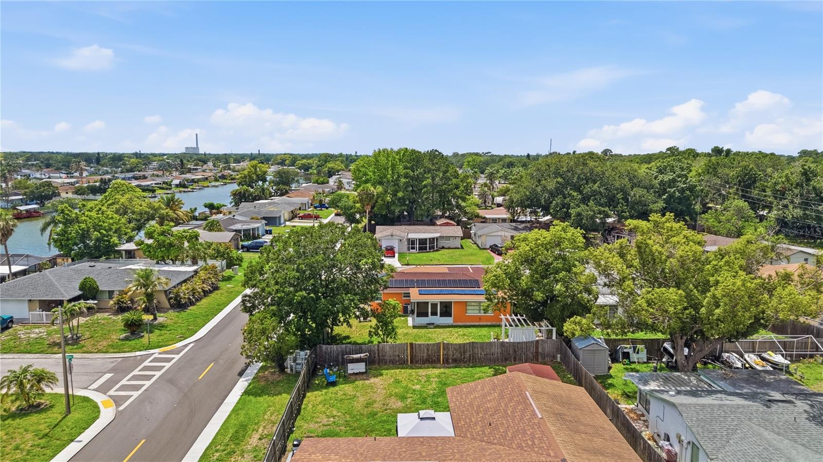 ALOHA GARDENS - Residential