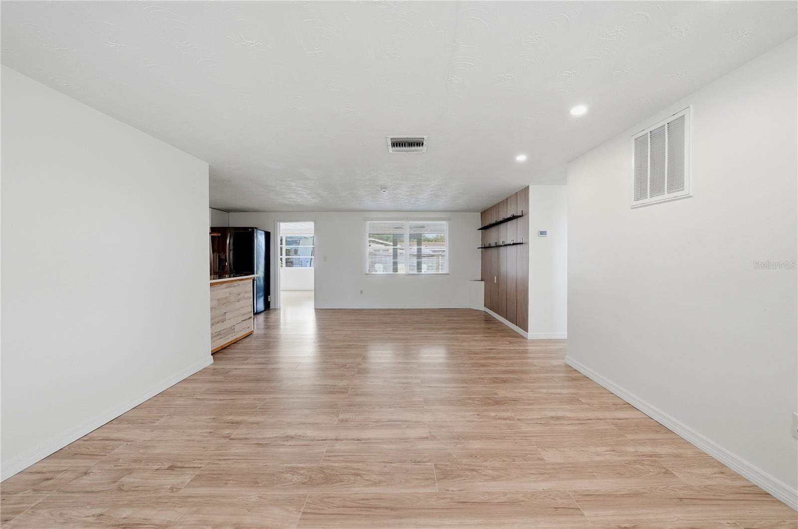 ALOHA GARDENS - Residential