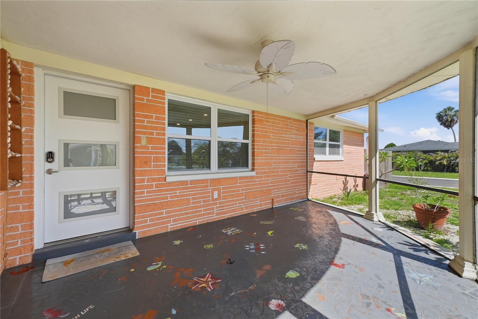 ALOHA GARDENS - Residential