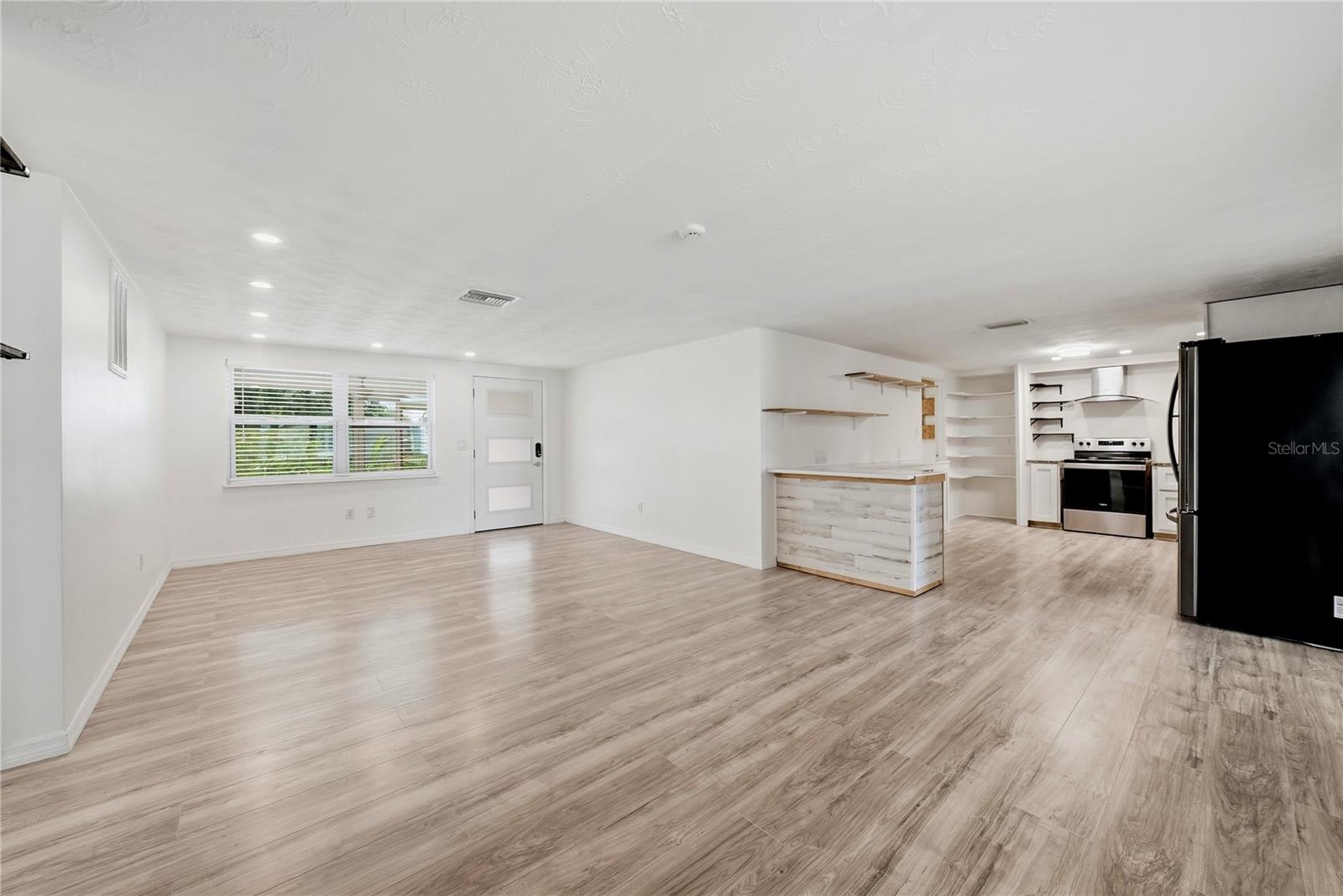 ALOHA GARDENS - Residential