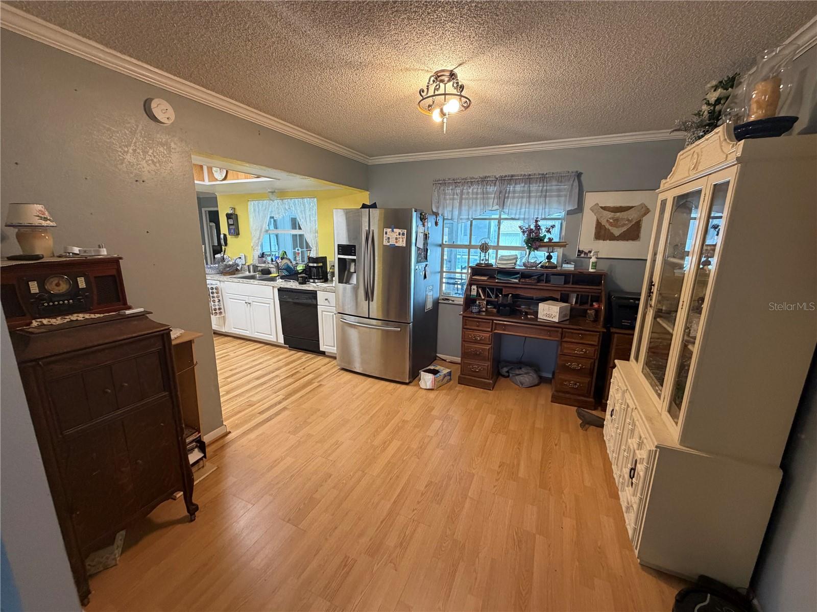 PALM LAKES ESTATES - Residential