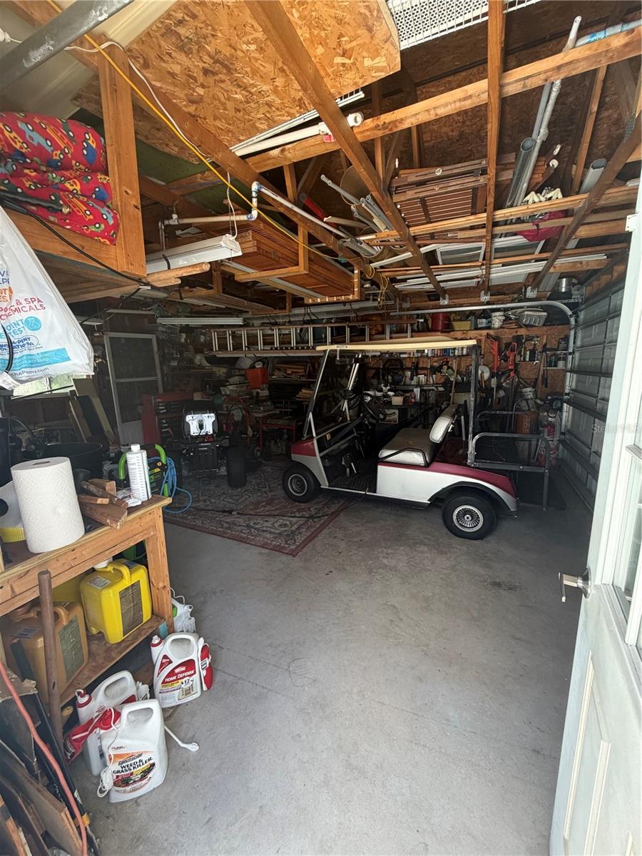 PALM LAKES ESTATES - Residential