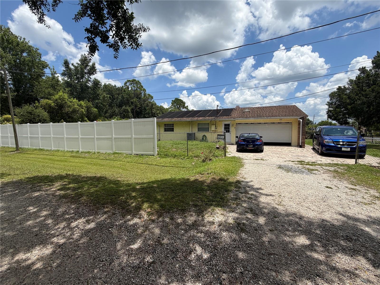 PALM LAKES ESTATES - Residential