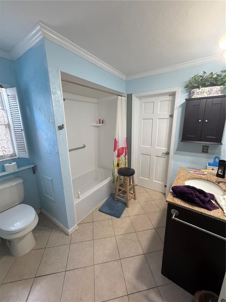 PALM LAKES ESTATES - Residential
